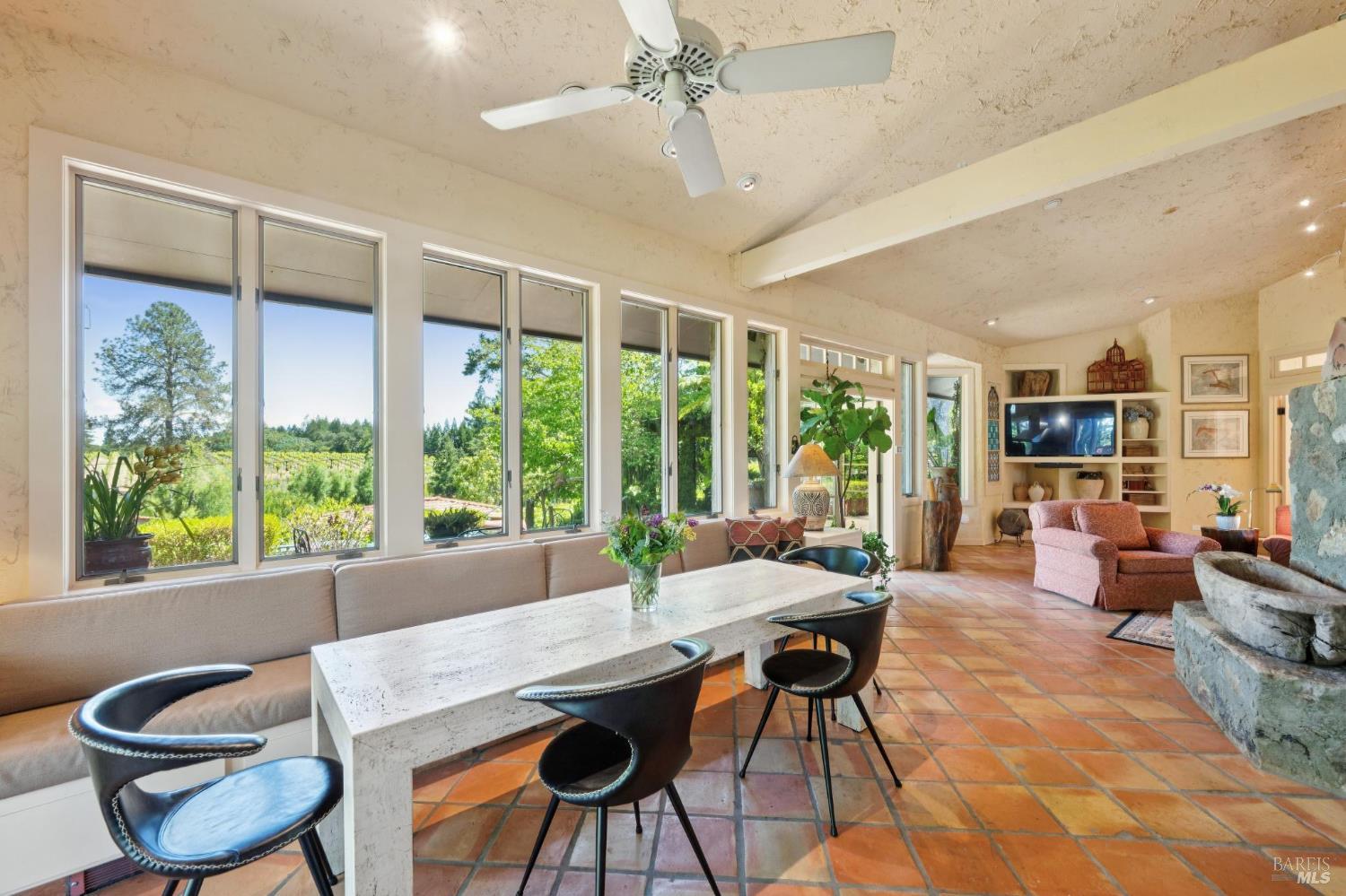 1633 Dry Creek Road Healdsburg CA 95448