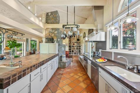 1633 Dry Creek Road Healdsburg CA 95448