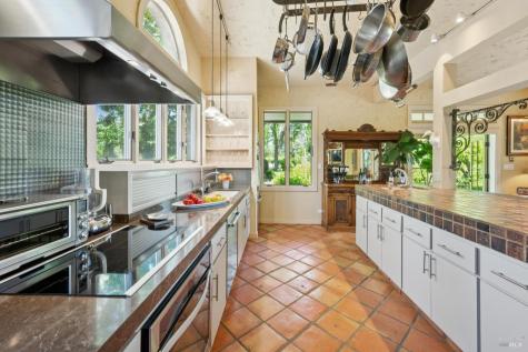 1633 Dry Creek Road Healdsburg CA 95448