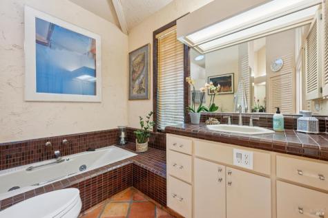 1633 Dry Creek Road Healdsburg CA 95448
