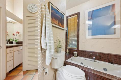 1633 Dry Creek Road Healdsburg CA 95448