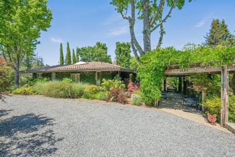1633 Dry Creek Road Healdsburg CA 95448
