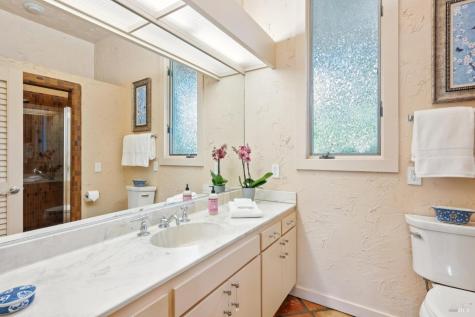 1633 Dry Creek Road Healdsburg CA 95448