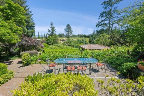 1633 Dry Creek Road Healdsburg CA 95448