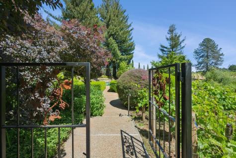 1633 Dry Creek Road Healdsburg CA 95448