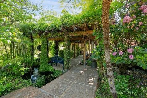 1633 Dry Creek Road Healdsburg CA 95448