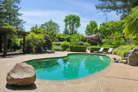 1633 Dry Creek Road Healdsburg CA 95448