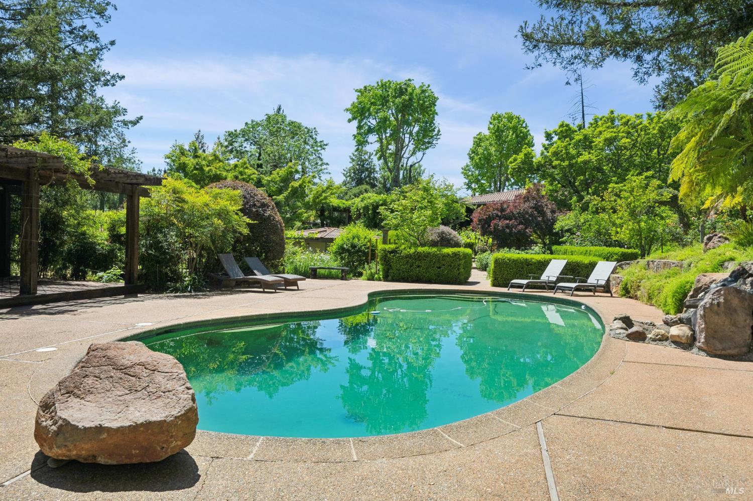 1633 Dry Creek Road Healdsburg CA 95448