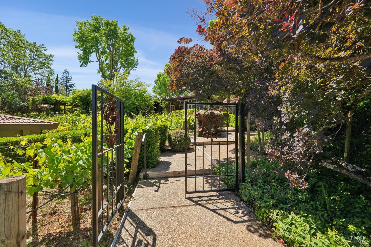 1633 Dry Creek Road Healdsburg CA 95448