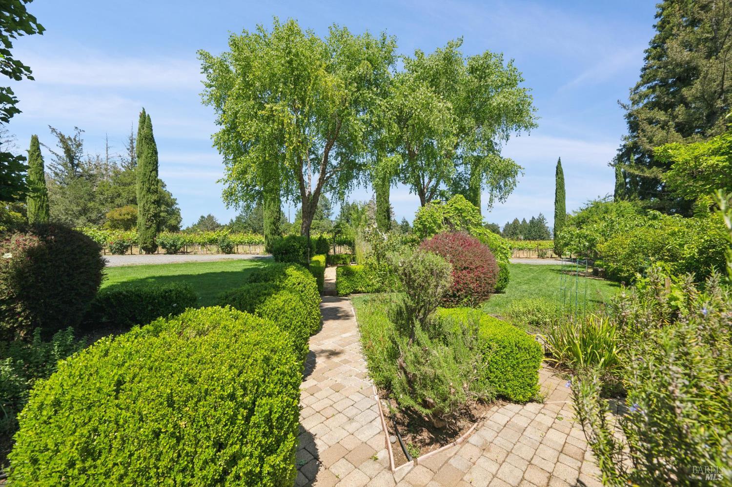1633 Dry Creek Road Healdsburg CA 95448