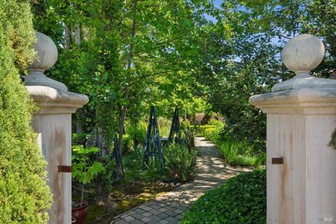1633 Dry Creek Road Healdsburg CA 95448