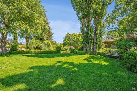 1633 Dry Creek Road Healdsburg CA 95448