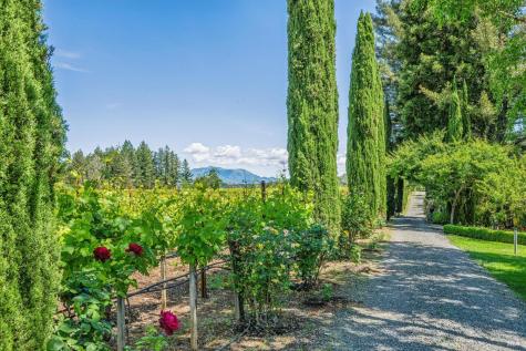 1633 Dry Creek Road Healdsburg CA 95448