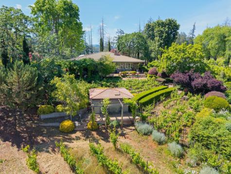 1633 Dry Creek Road Healdsburg CA 95448