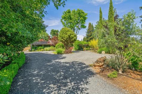 1633 Dry Creek Road Healdsburg CA 95448