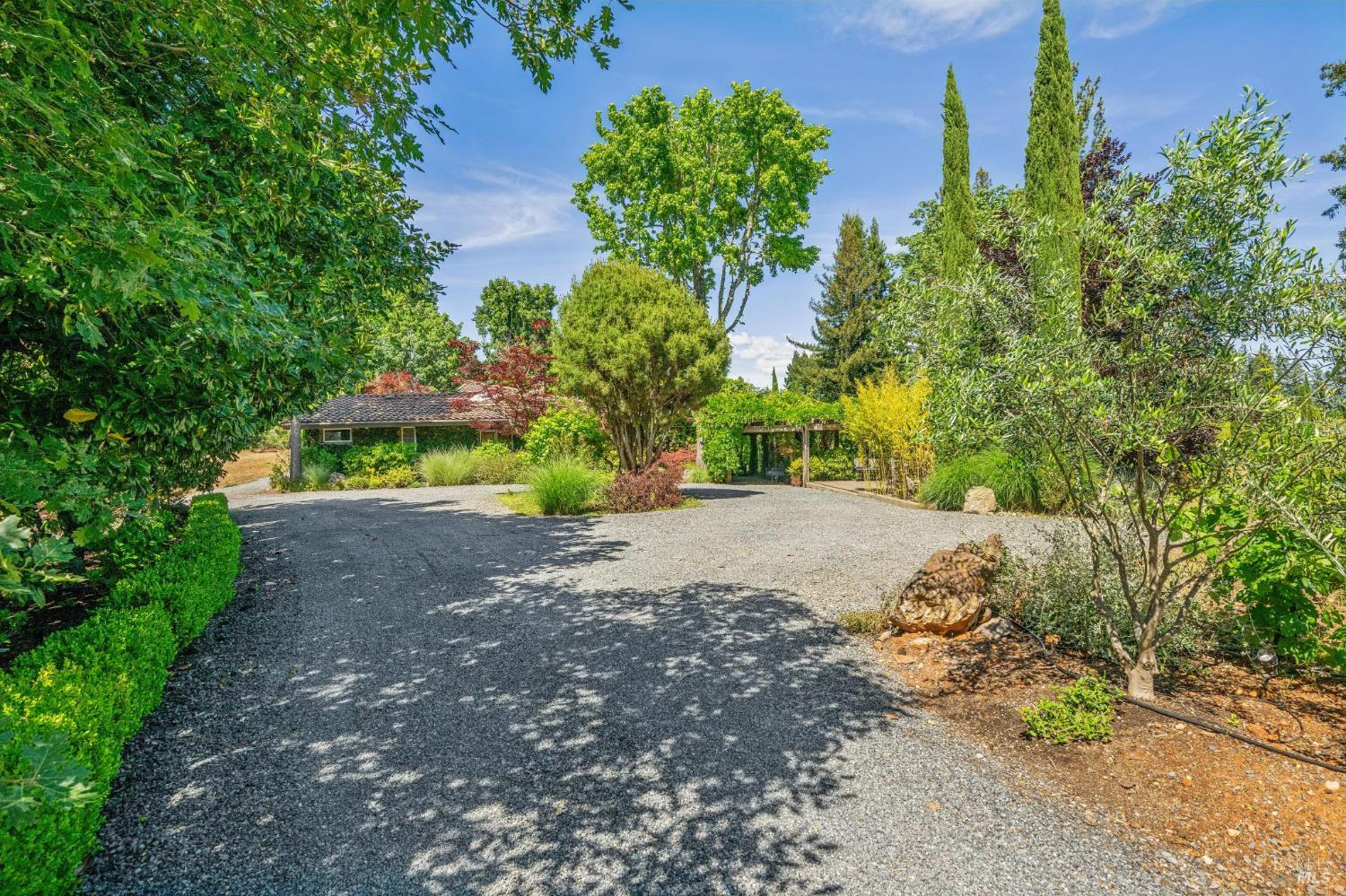 1633 Dry Creek Road Healdsburg CA 95448