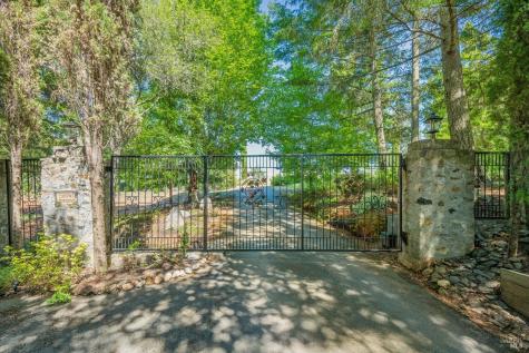 1633 Dry Creek Road Healdsburg CA 95448