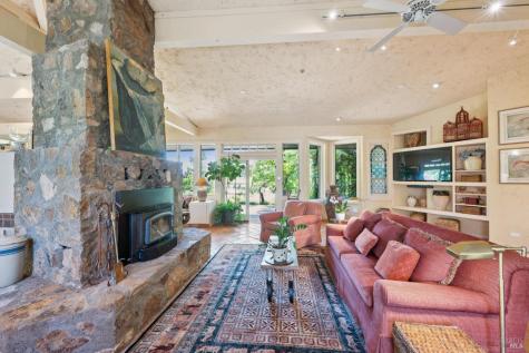 1633 Dry Creek Road Healdsburg CA 95448