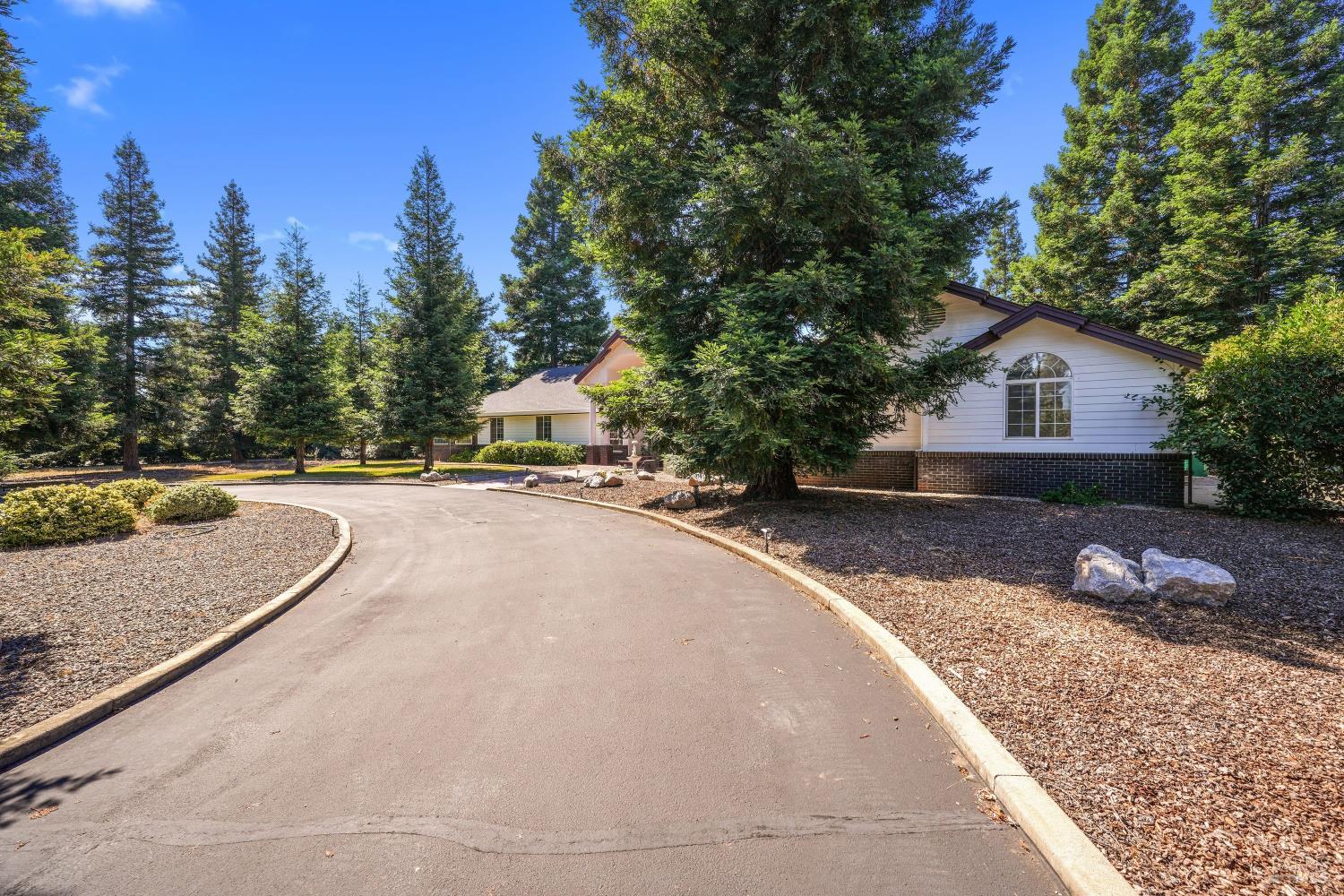15947 Butterfield Lane Anderson CA 96007