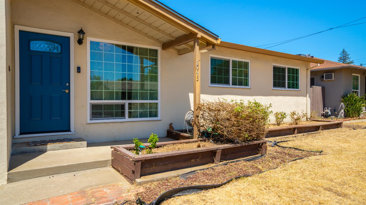 2043 Edwin Way Sacramento CA 95825