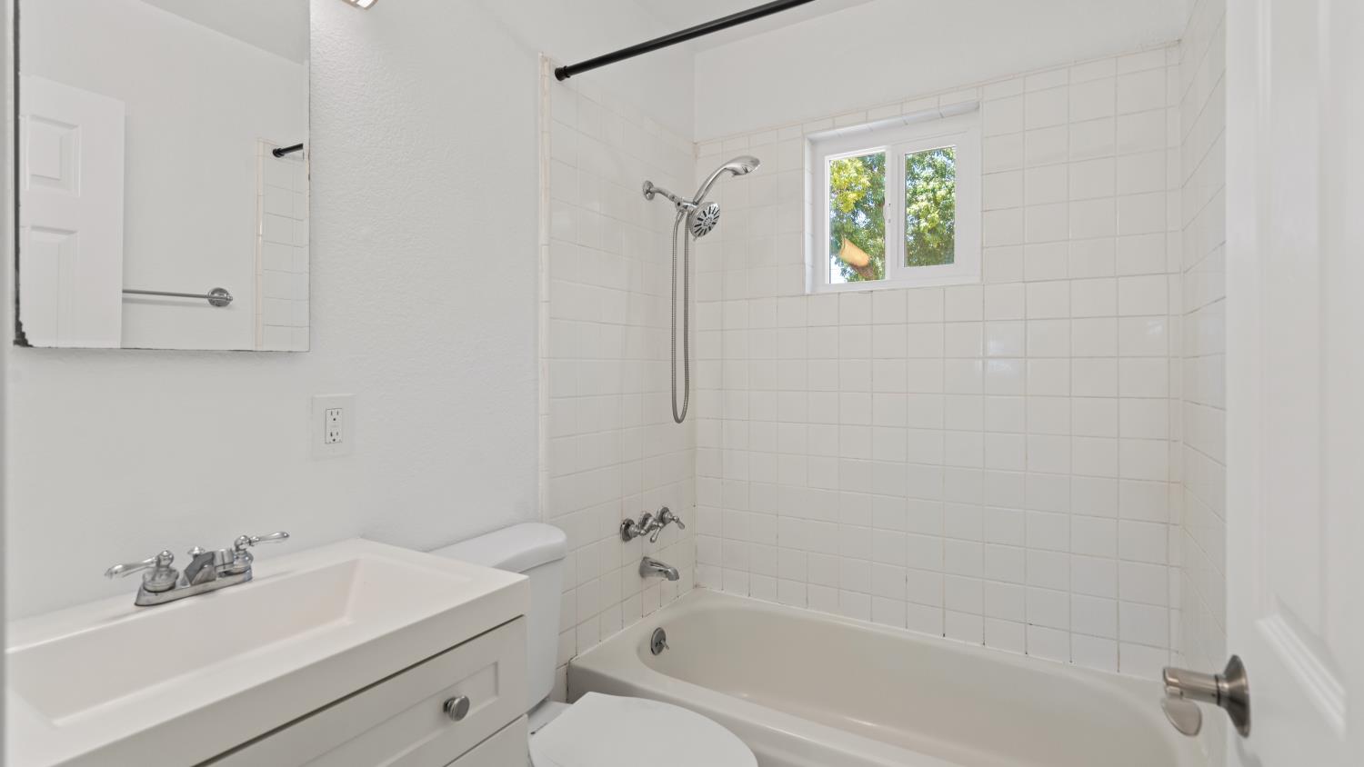 2043 Edwin Way Sacramento CA 95825