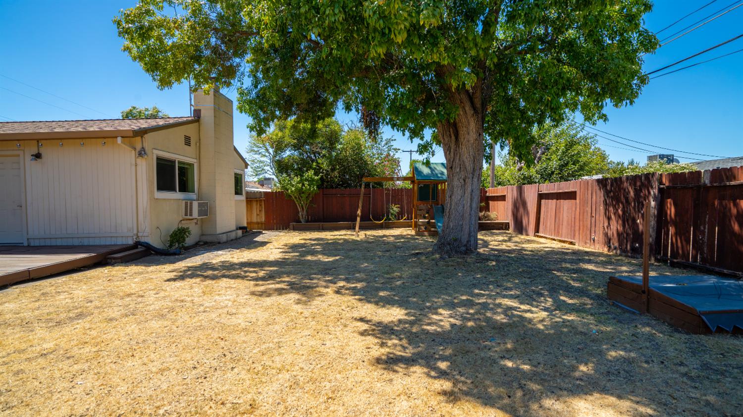 2043 Edwin Way Sacramento CA 95825