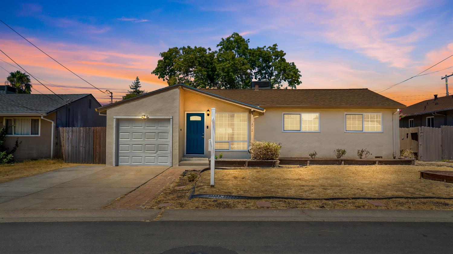 2043 Edwin Way Sacramento CA 95825