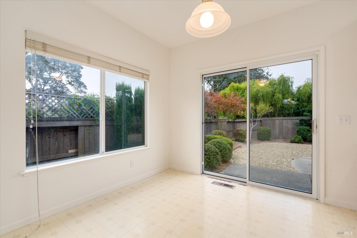1063 Elsbree Lane Windsor CA 95492