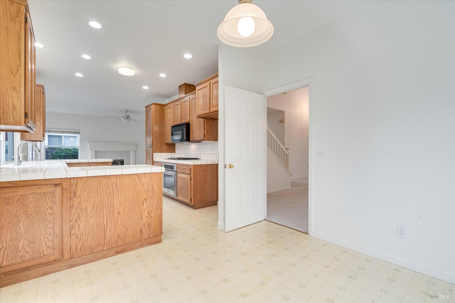 1063 Elsbree Lane Windsor CA 95492