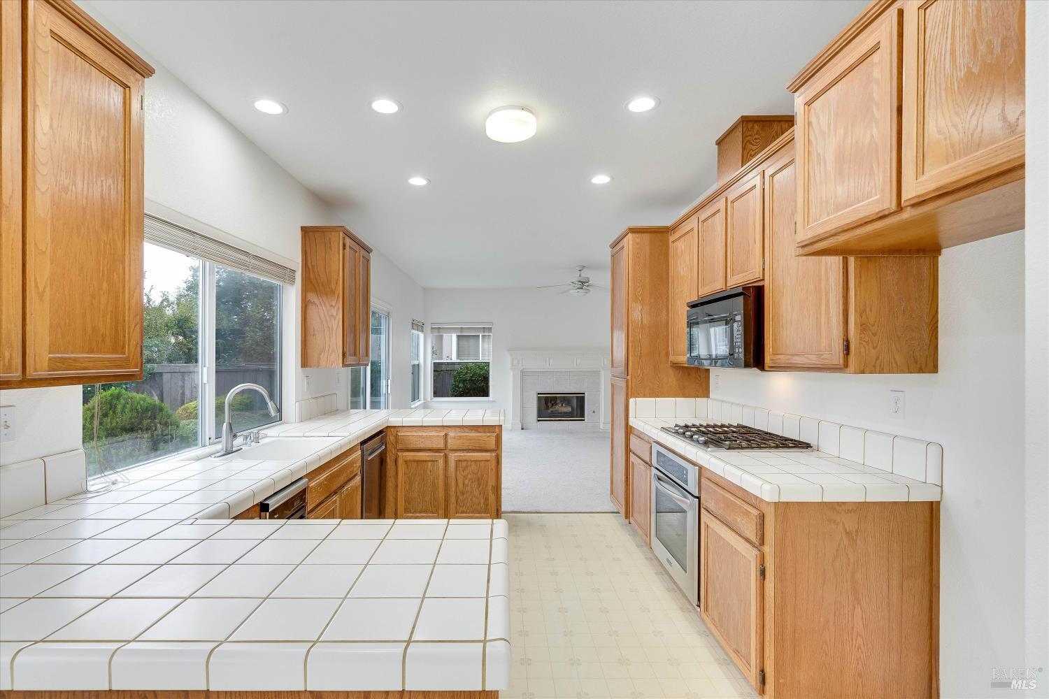 1063 Elsbree Lane Windsor CA 95492