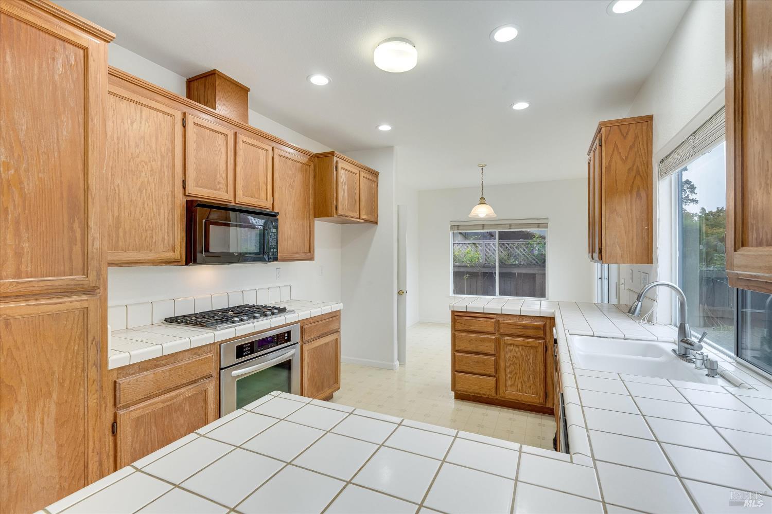 1063 Elsbree Lane Windsor CA 95492