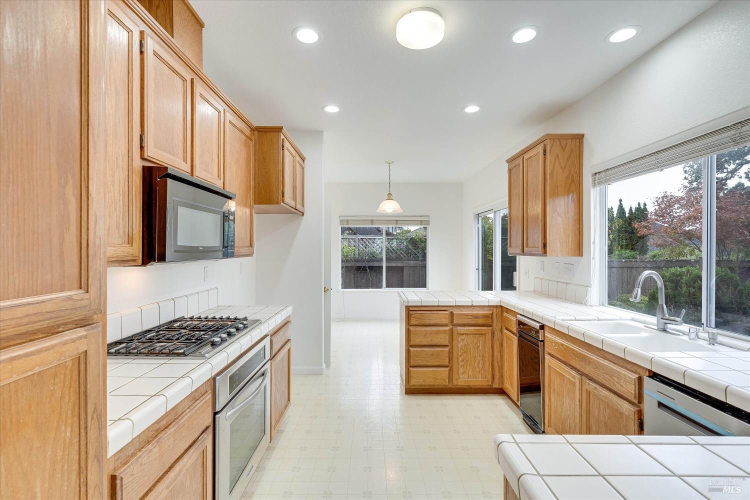 1063 Elsbree Lane Windsor CA 95492