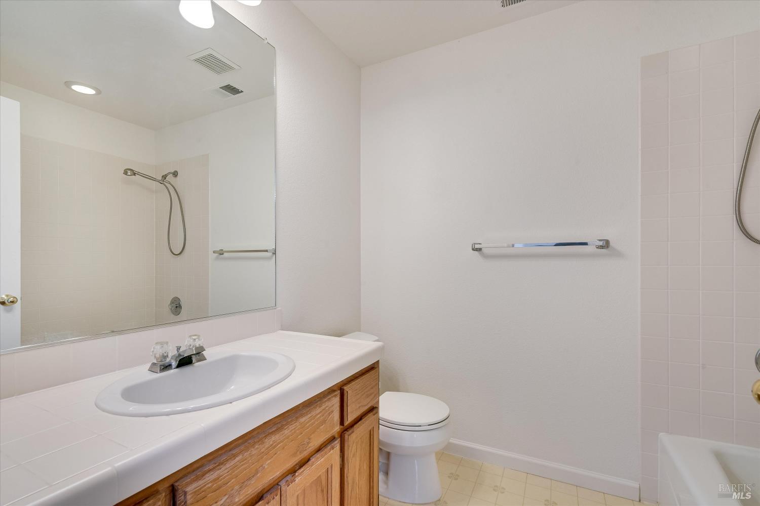 1063 Elsbree Lane Windsor CA 95492