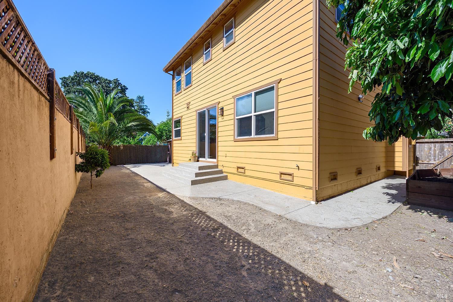 1187 Dutton Avenue Santa Rosa CA 95407