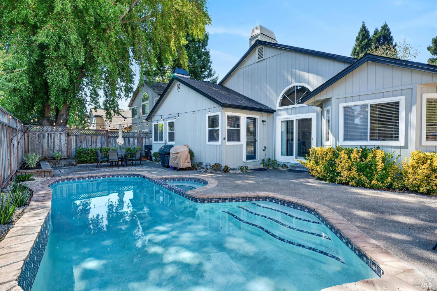 5092 Deerwood Drive Santa Rosa CA 95403