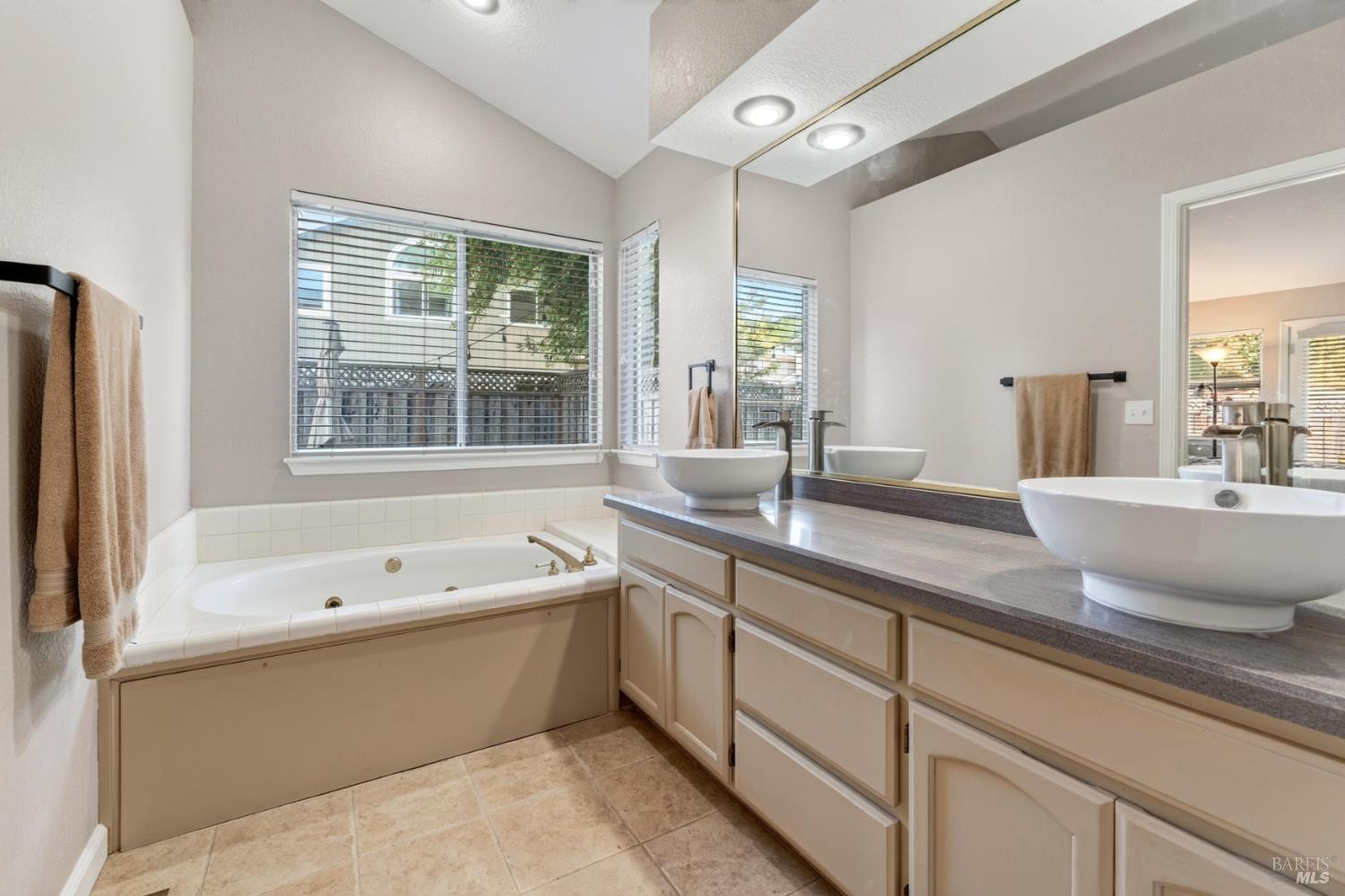 5092 Deerwood Drive Santa Rosa CA 95403