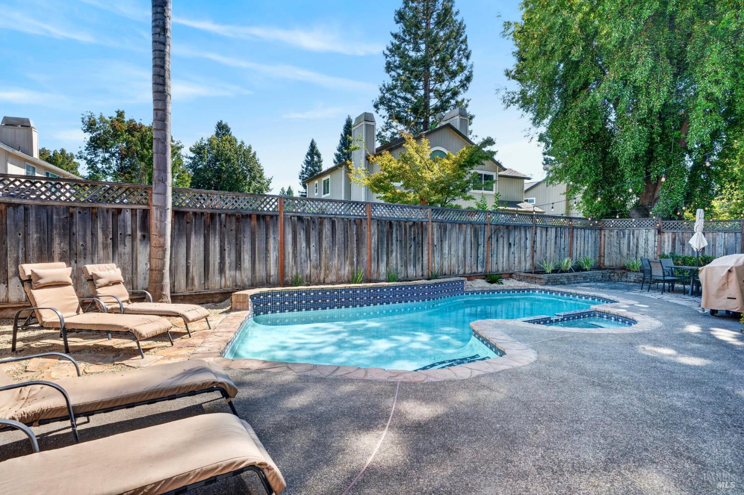 5092 Deerwood Drive Santa Rosa CA 95403