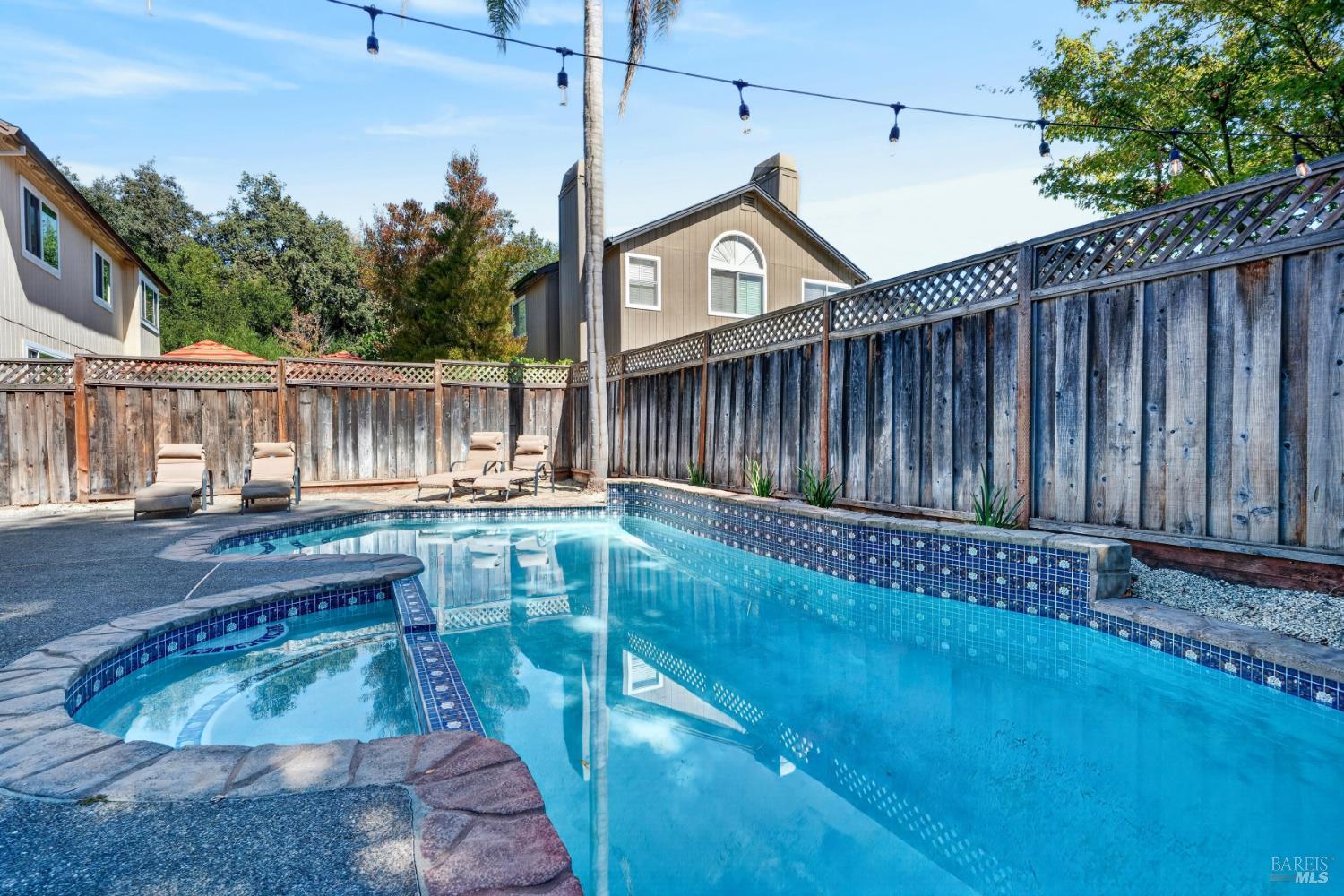 5092 Deerwood Drive Santa Rosa CA 95403