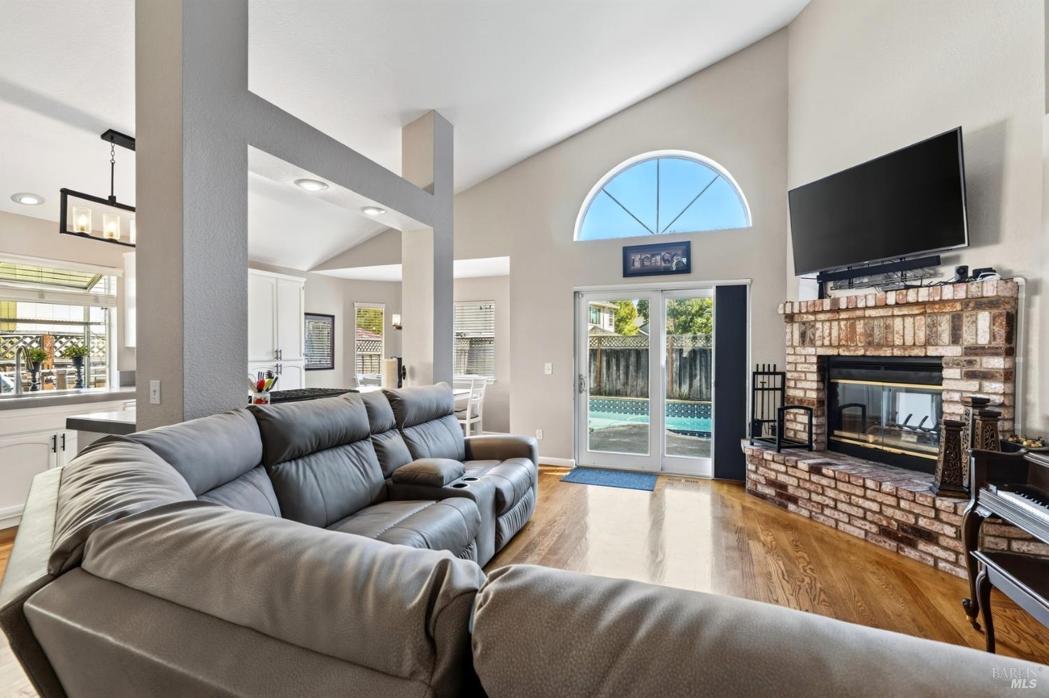 5092 Deerwood Drive Santa Rosa CA 95403