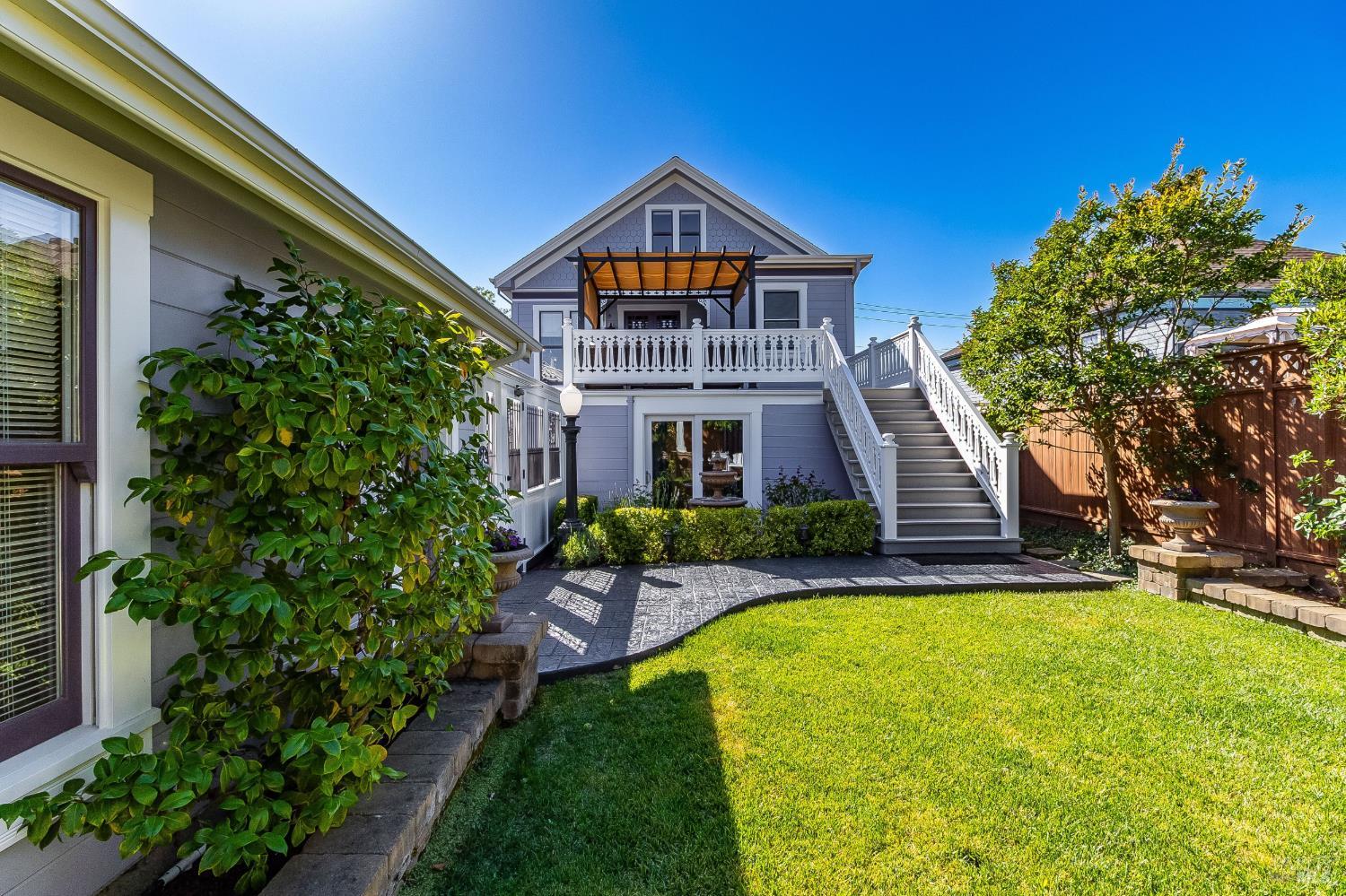 622-620 E 2nd Street Benicia CA 94510
