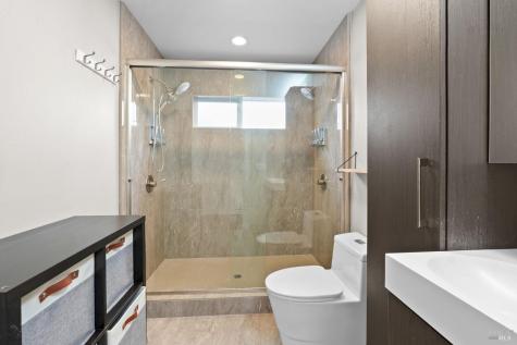 419 N Washington Street Cloverdale CA 95425