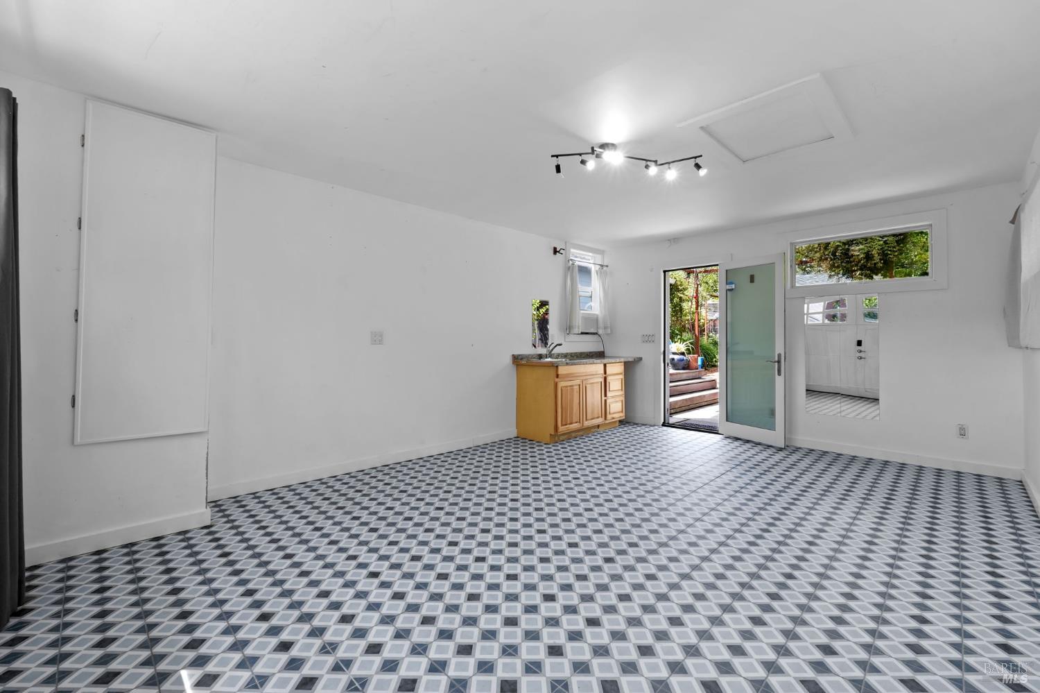 419 N Washington Street Cloverdale CA 95425