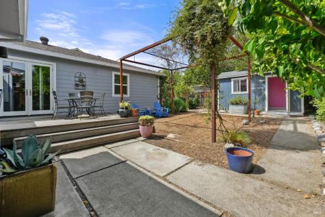 419 N Washington Street Cloverdale CA 95425