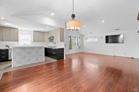 419 N Washington Street Cloverdale CA 95425