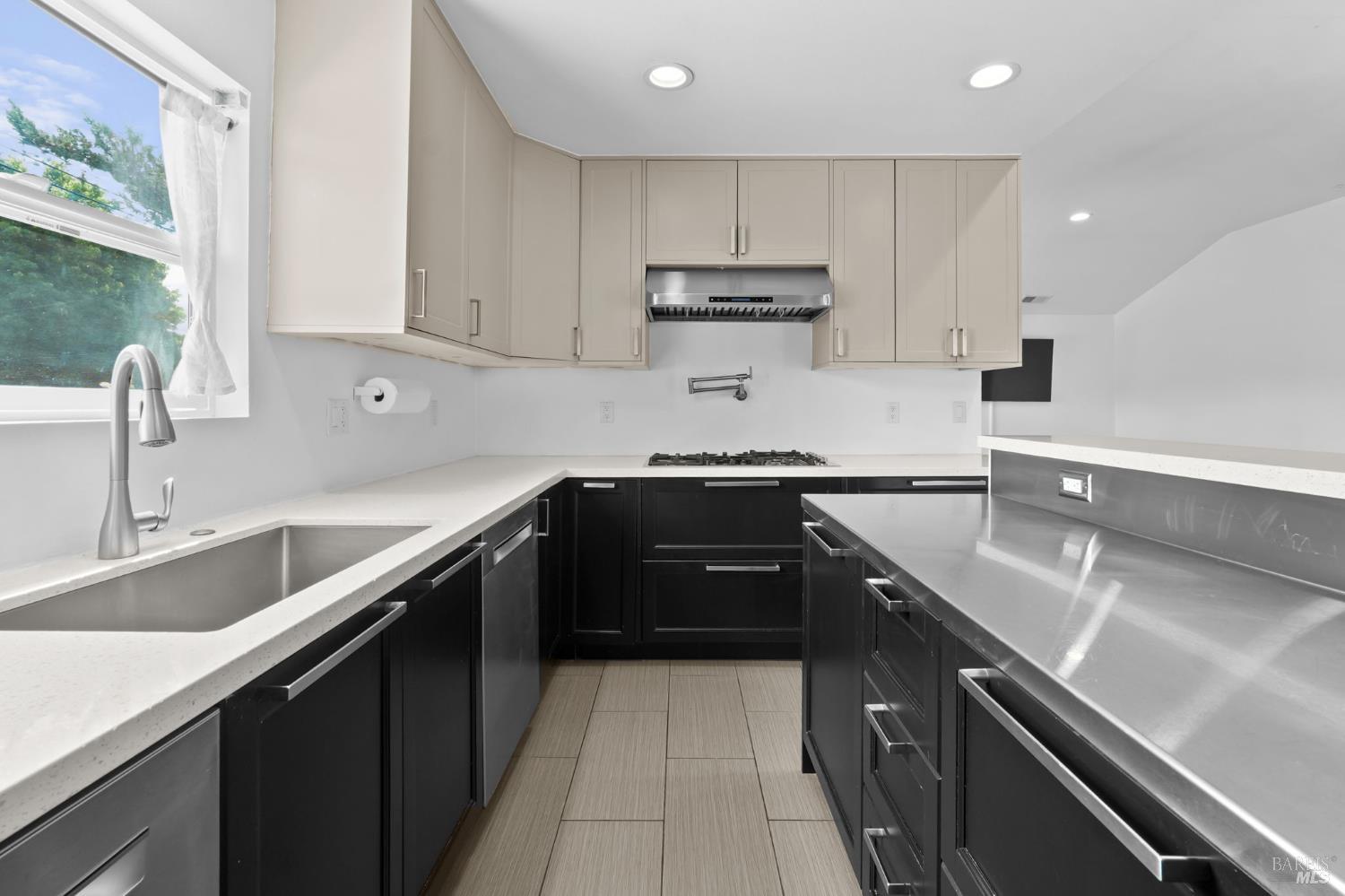 419 N Washington Street Cloverdale CA 95425