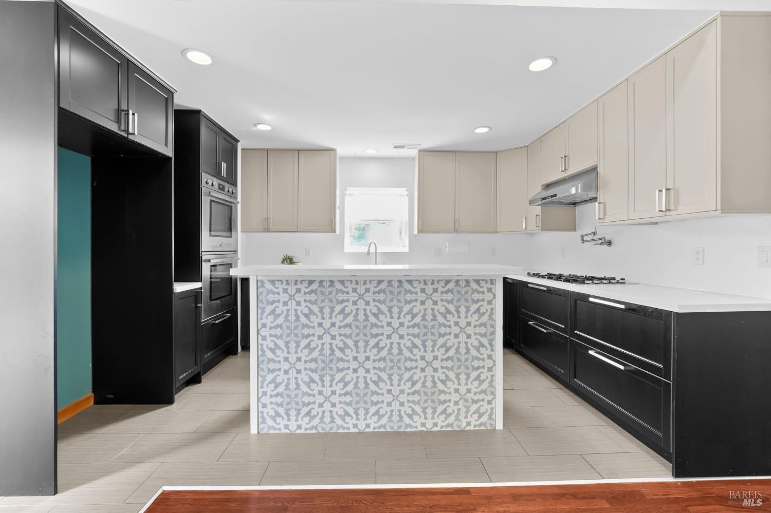 419 N Washington Street Cloverdale CA 95425