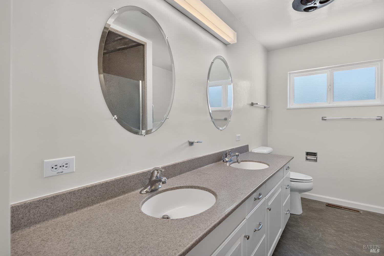 139 Las Colinas Drive Cloverdale CA 95425