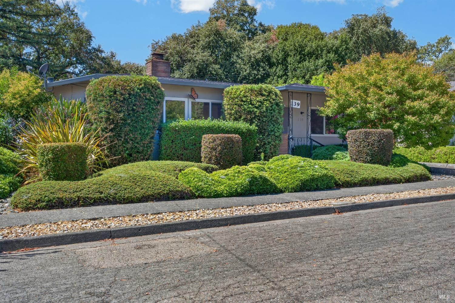139 Las Colinas Drive Cloverdale CA 95425