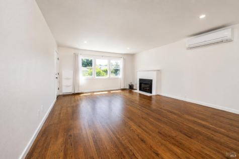1943 Illinois Avenue Santa Rosa CA 95401