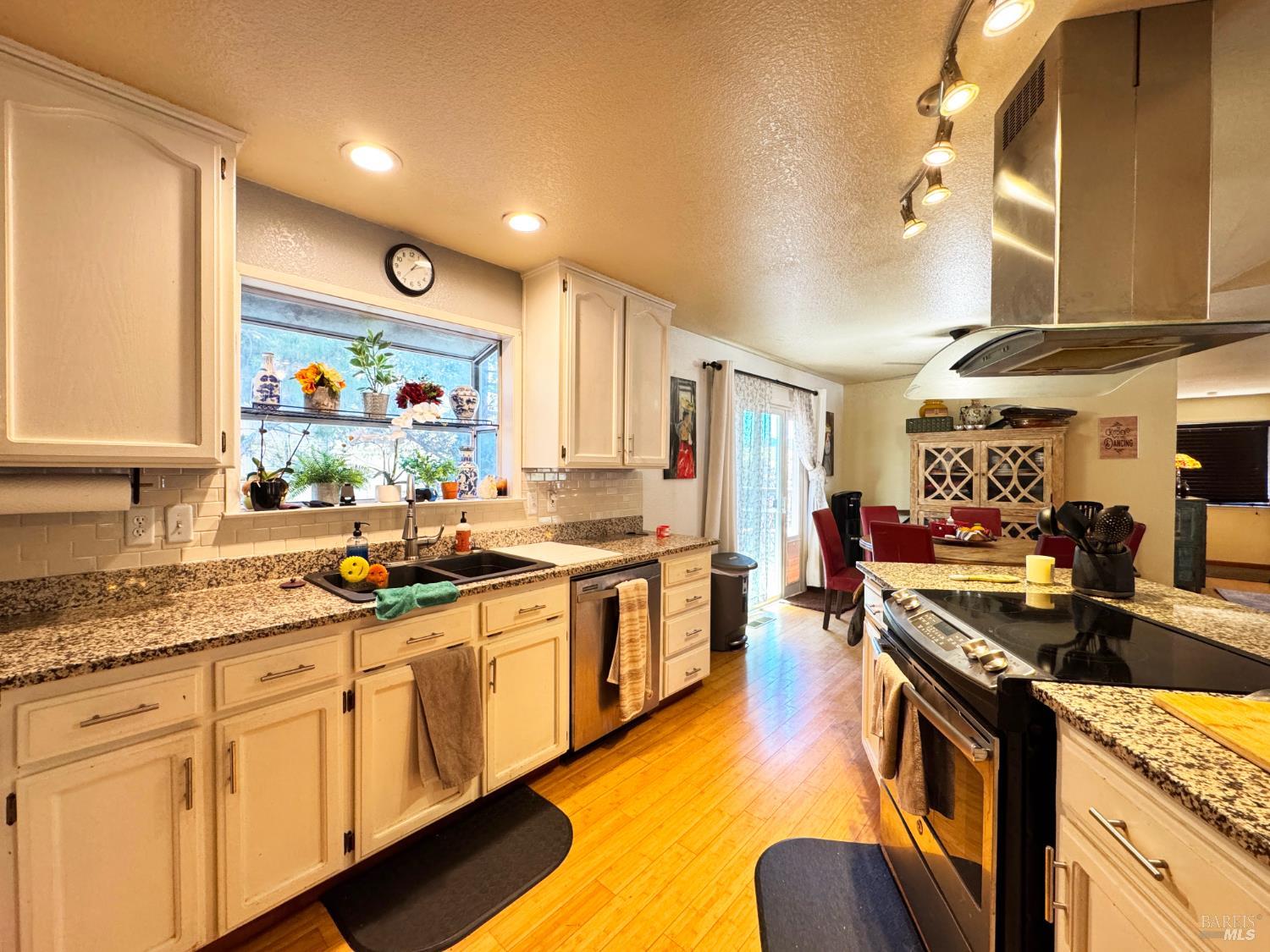 26851 Hawk Drive Willits CA 95490